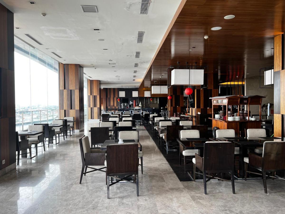Po Hotel Семаранг Екстериор снимка