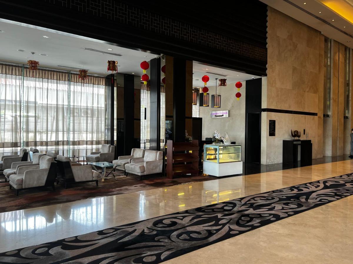 Po Hotel Семаранг Екстериор снимка