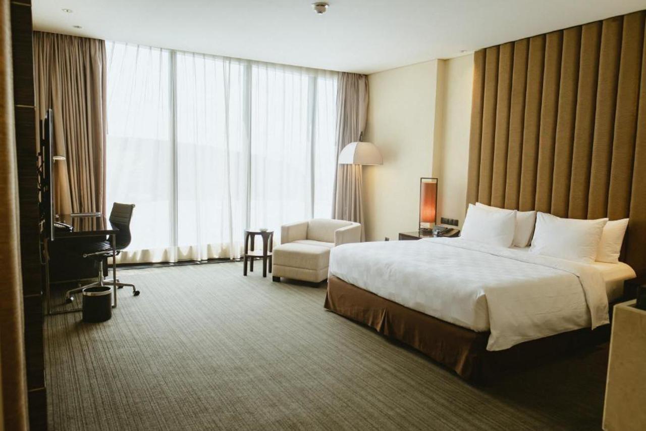 Po Hotel Семаранг Екстериор снимка