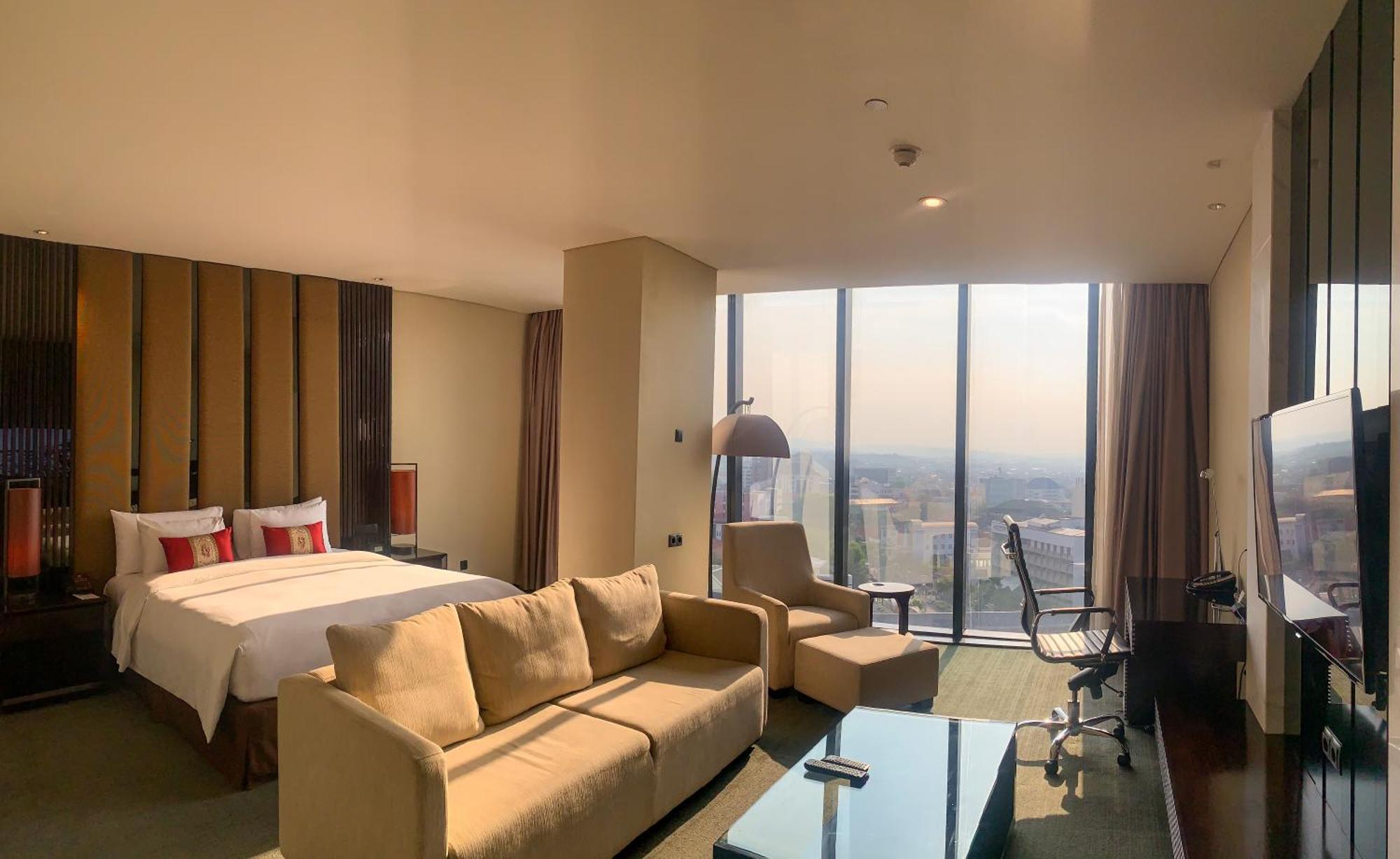 Po Hotel Семаранг Екстериор снимка