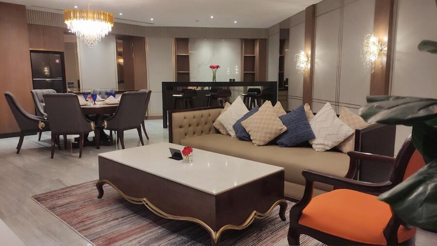 Po Hotel Семаранг Екстериор снимка