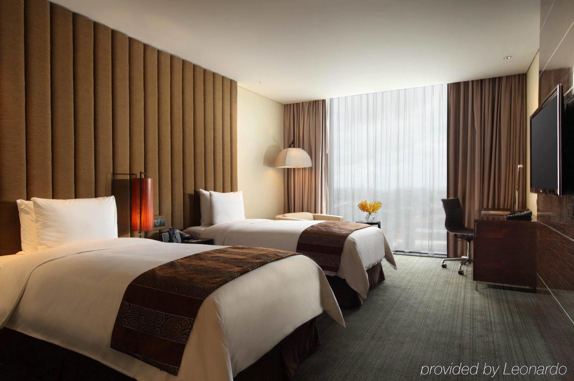 Po Hotel Семаранг Екстериор снимка