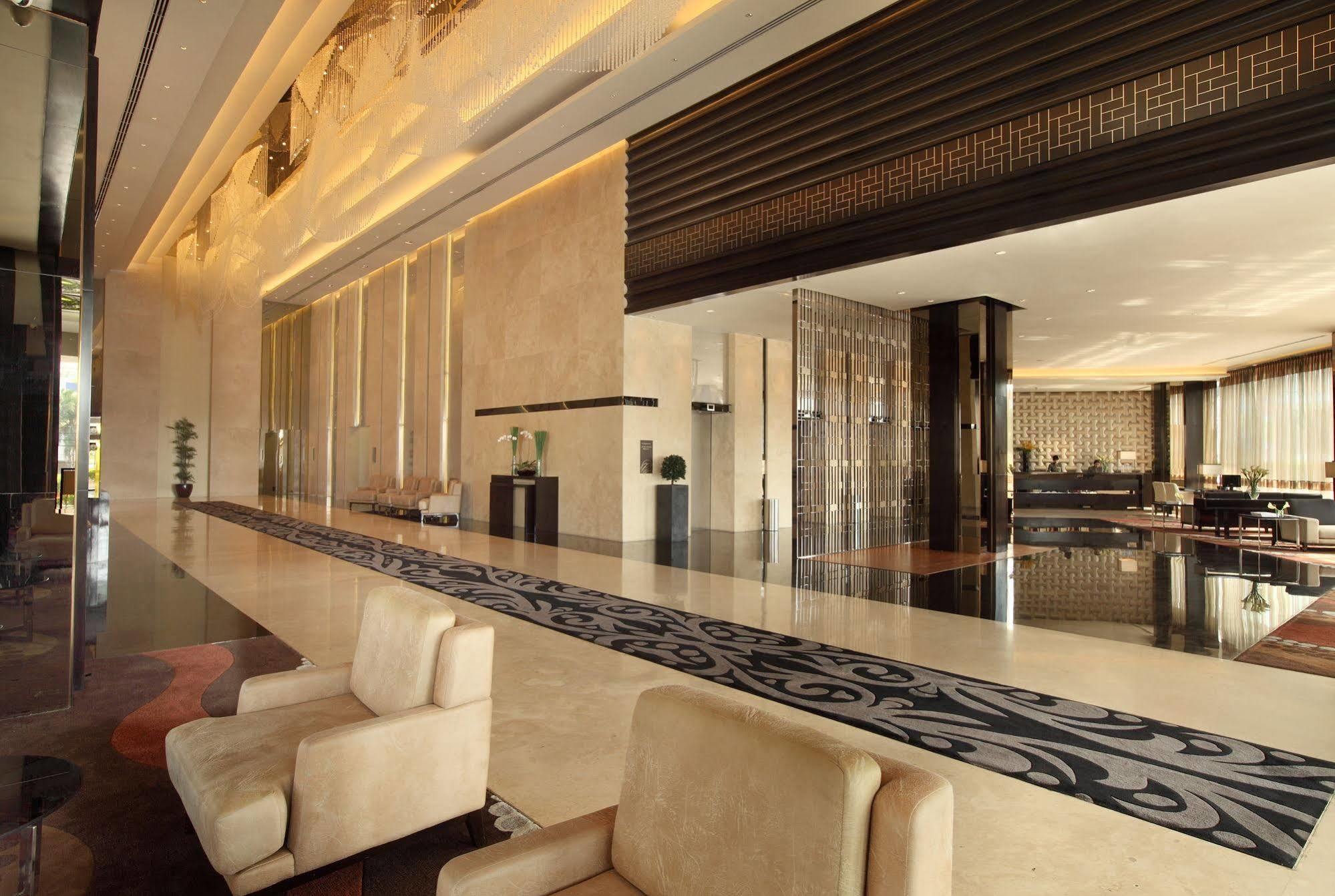 Po Hotel Семаранг Екстериор снимка