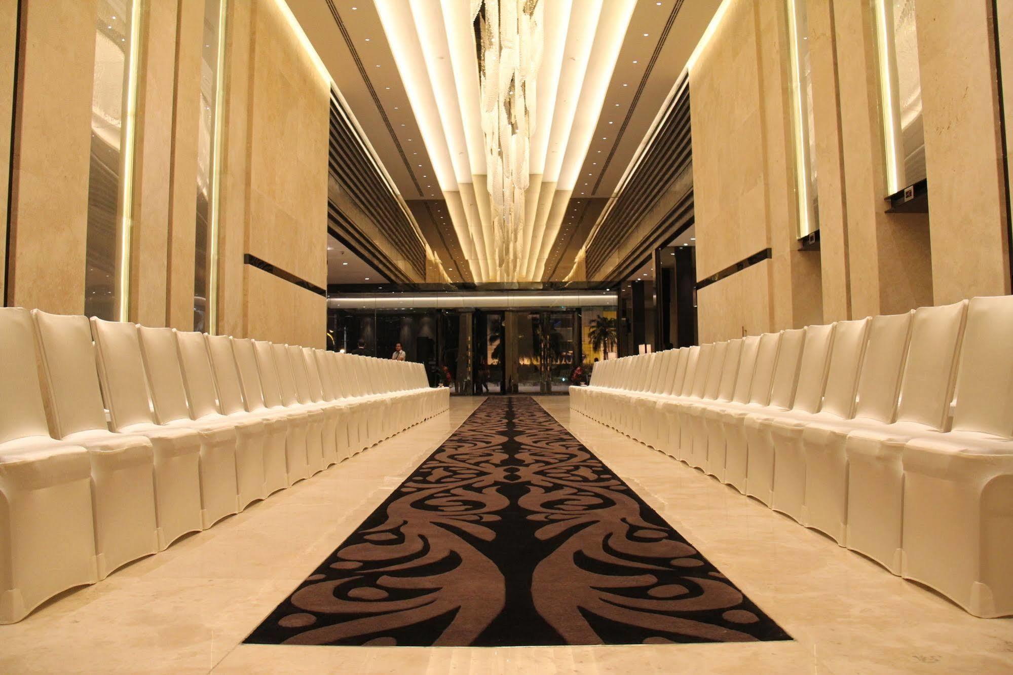 Po Hotel Семаранг Екстериор снимка