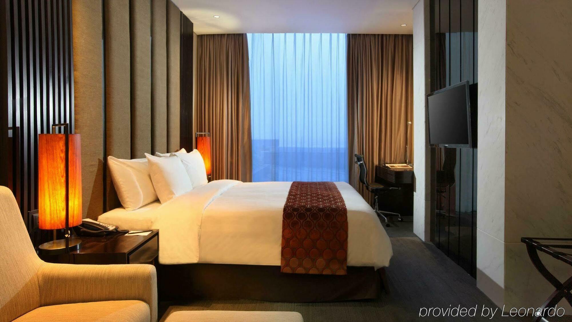 Po Hotel Семаранг Екстериор снимка